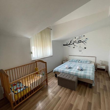 Apartmani Kristo 2 扎达尔 外观 照片