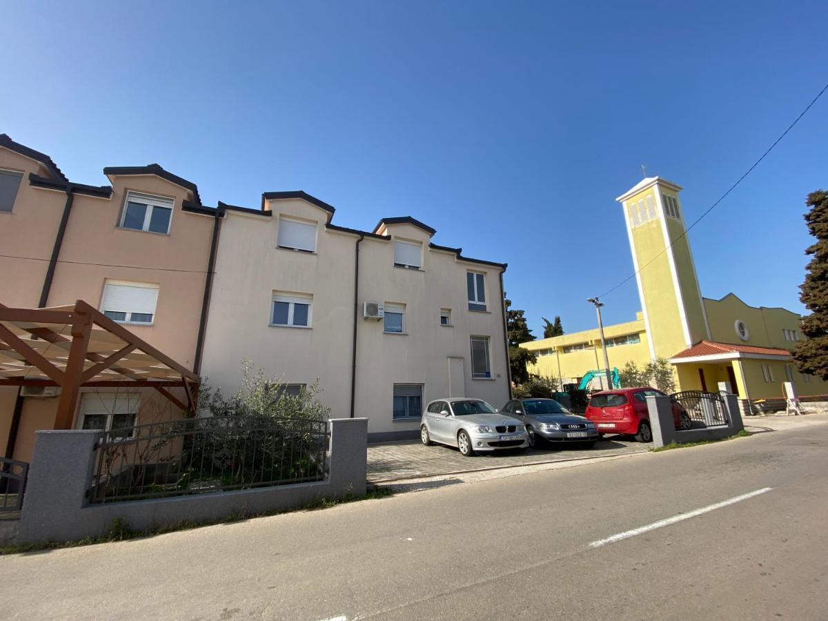 Apartmani Kristo 2 扎达尔 外观 照片