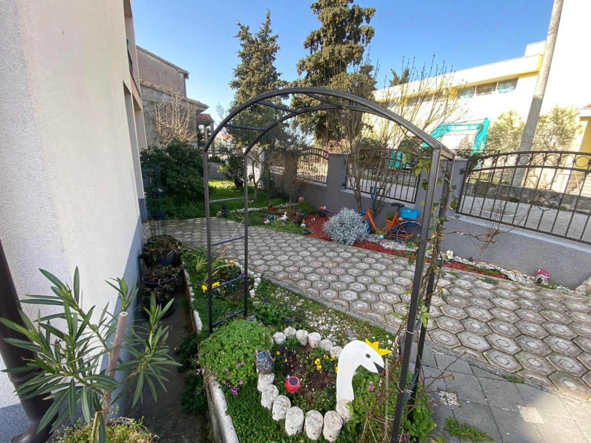 Apartmani Kristo 2 扎达尔 外观 照片