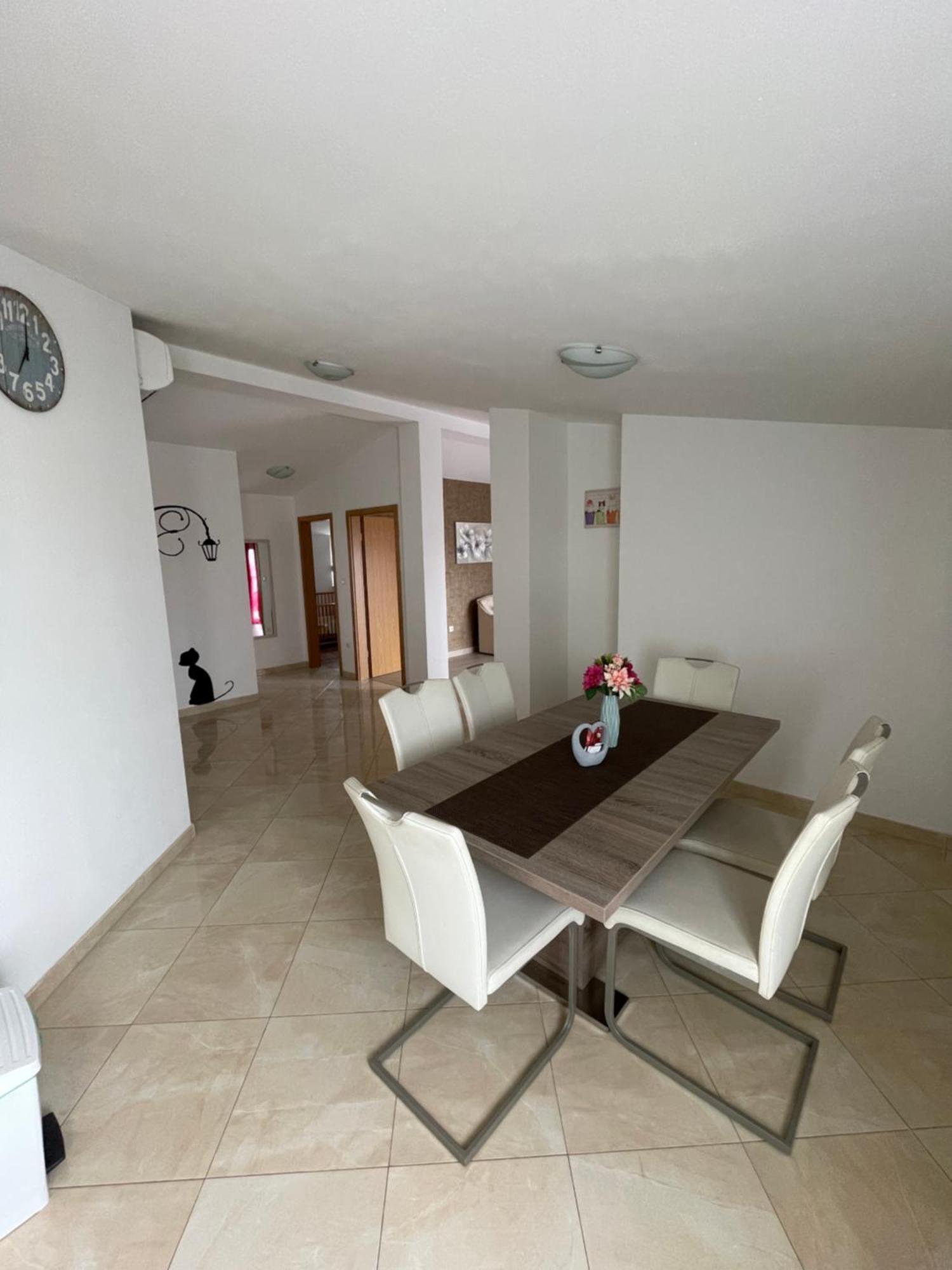 Apartmani Kristo 2 扎达尔 外观 照片